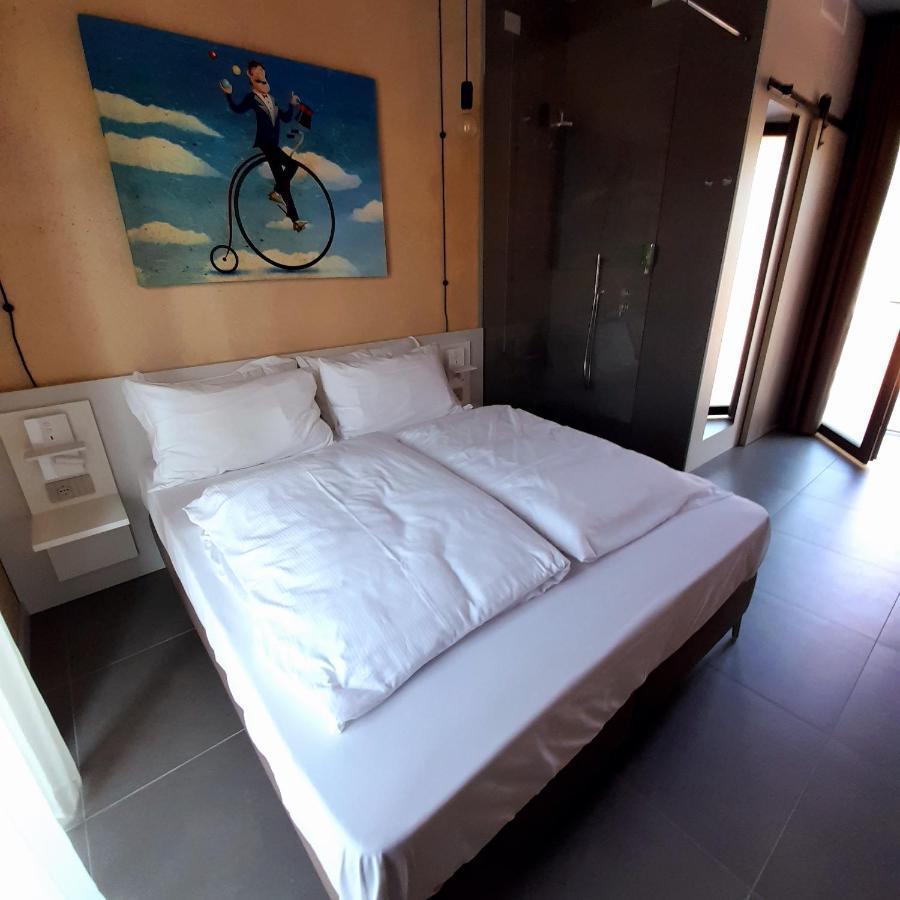 Borgo Stazione Bike Inn Валеджо-суль-Минчо Экстерьер фото